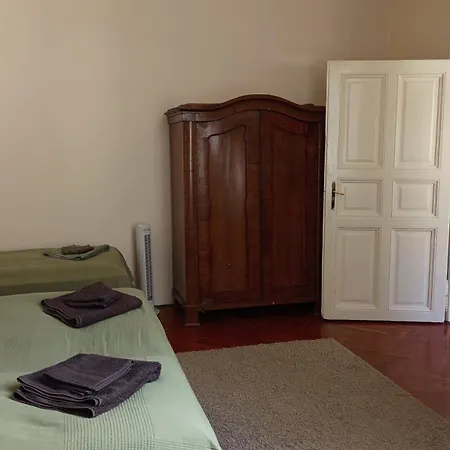 Apartment Vagabond's Urban Dream *